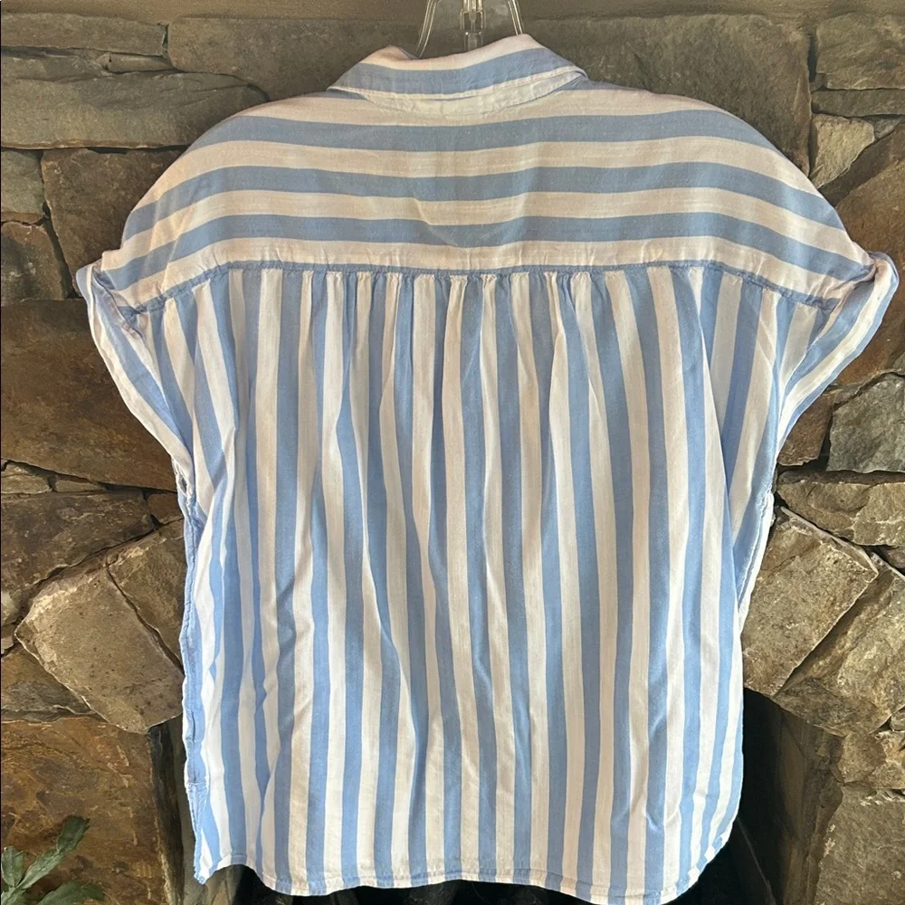 Old Navy Light Blue and White Striped Size Large Shirt; Lightweight and Adorable - Picture 8 of 12